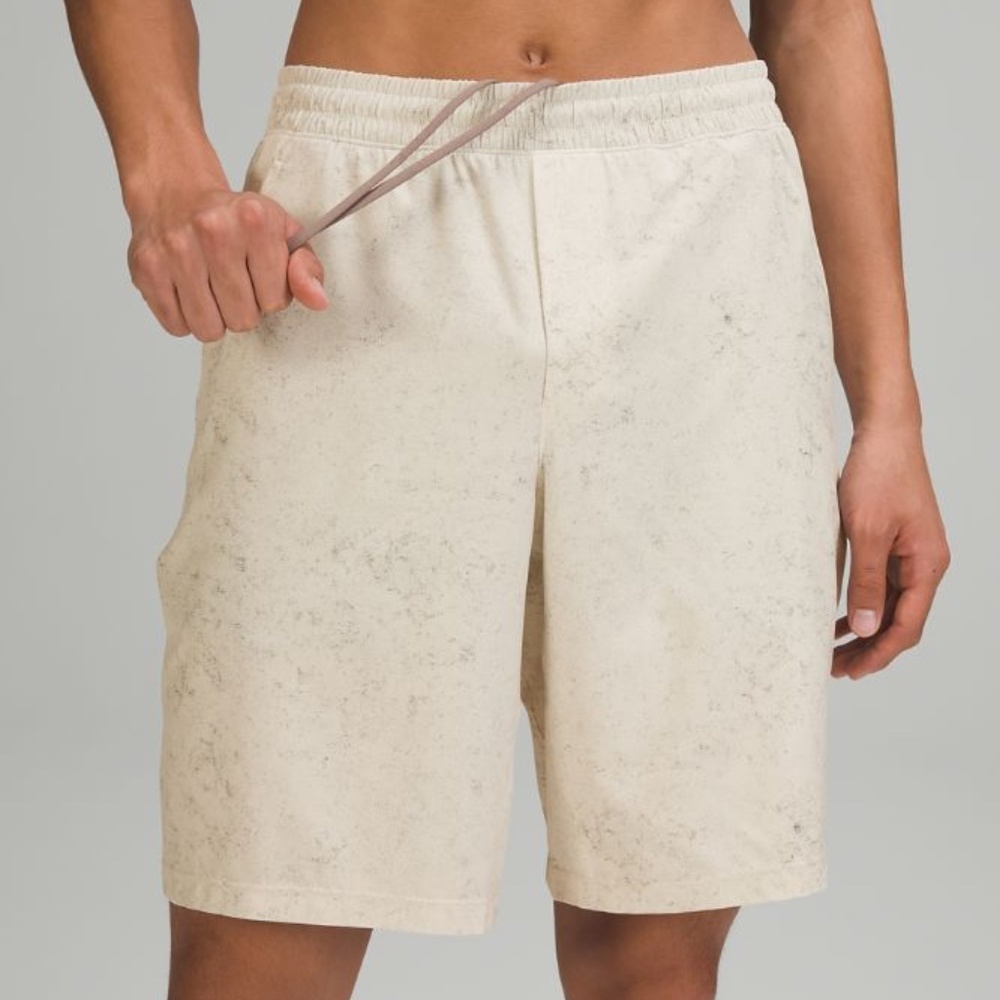 LULULEMON MENS SHORT